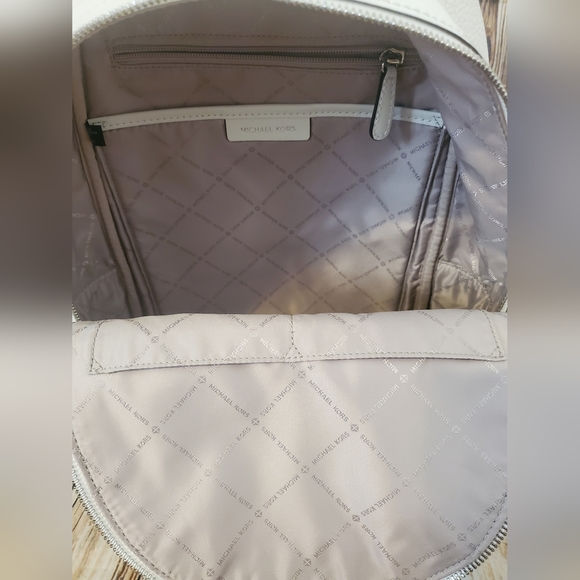MICHAEL KORS KENLY LEATHERBACKPACK - Picture 8 of 10